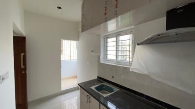 Kitchen Image of 600 Sq.ft 1 BHK Apartment / Flat for rent in Thanisandra Bengaluru for Rs. 25000