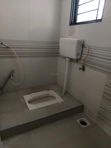 Common Bathroom Image of 1000 Sq.ft 2 BHK Apartment / Flat for sale in Magarpatta Annex by Magarpatta City, Magarpatta City Pune for Rs. 13000000