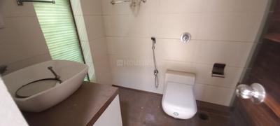 Bathroom Image of 1700 Sq.ft 3 BHK Apartment / Flat for sale in Andheri West Mumbai for Rs. 56000000