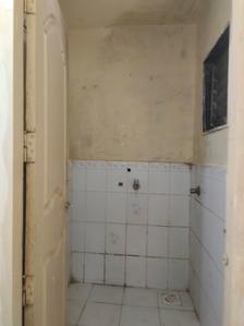 Common Bathroom Two Image of 410 Sq.ft 1 BHK Apartment / Flat for sale in Kandivali West Mumbai for Rs. 6700000
