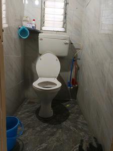 Common Bathroom Image of 900 Sq.ft 1 RK Independent House for rent in Kamathe Mala Pune for Rs. 11000