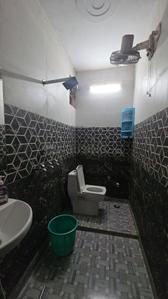 Bathroom Image of 550 Sq.ft 2 BHK Apartment / Flat for rent in Pitampura New Delhi for Rs. 25100