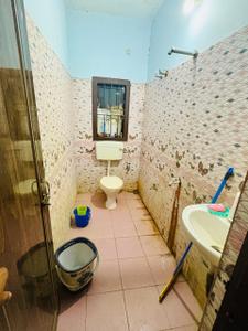 Bathroom Image of 750 Sq.ft 1 BHK Independent House for rent in Ja Ka Rajani Residence, Kumarpara Guwahati for Rs. 6000