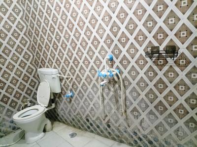 Bathroom Image of 1100 Sq.ft 2 BHK Apartment / Flat for rent in Arjun Nagar Agra for Rs. 11000