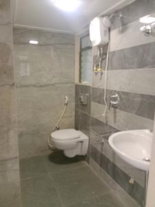 Common Bathroom Image of 625 Sq.ft 1 BHK Apartment / Flat for sale in Tanvi Eminence, Mira Road East Mira Bhayandar for Rs. 6875000