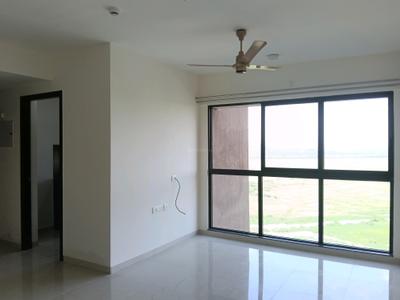 Living Room Image of 900 Sq.ft 2 BHK Apartment / Flat for rent in Lodha Splendora, Kasarvadavali Thane for Rs. 28000