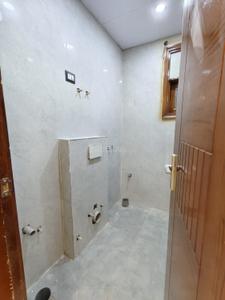 Bathroom Image of 1400 Sq.ft 3 BHK Apartment / Flat for sale in JMD Tower 110, Sector 110 Noida for Rs. 6900000