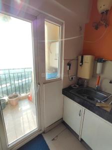 Kitchen Image of 1359 Sq.ft 3 BHK Apartment / Flat for sale in Paramount Floraville, Sector 137 Noida for Rs. 16300000