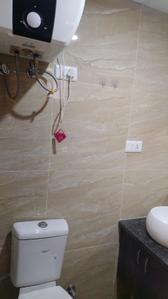 Bathroom Image of 750 Sq.ft 1 BHK Builder Floor for rent in Sushant Lok Phase 1 Gurgaon for Rs. 28000