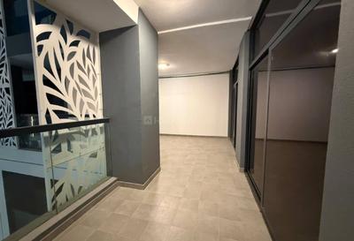 Image of 1211 Sq.ft 2 BHK Apartment / Flat for sale in International City, Dubai for Rs. 35100000