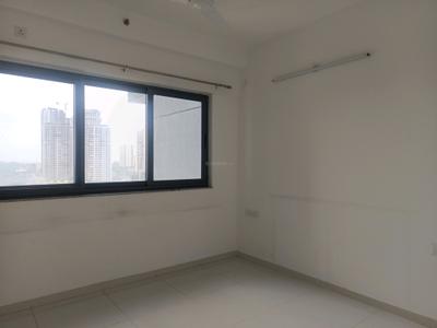 Bedroom Image of 850 Sq.ft 1.5 BHK Apartment / Flat for sale in Amanora Gold Towers, Hadapsar Pune for Rs. 9000000
