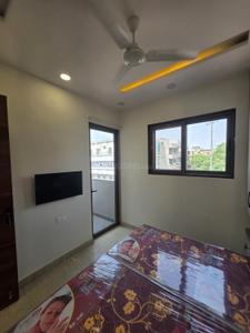Bedroom Image of 600 Sq.ft 1 BHK Builder Floor for rent in Rajouri Garden New Delhi for Rs. 21000