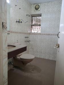 Common Bathroom One Image of 2200 Sq.ft 4 BHK Apartment / Flat for sale in DDA Flats Vasant Kunj, Vasant Kunj New Delhi for Rs. 53500000