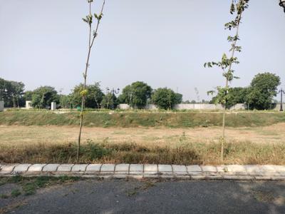 Image of 300 Sq.ft Residential Plot / Land for sale in Amolik Concordia Living, Tajupur, Faridabad for Rs. 46000000