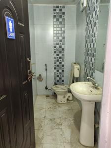 Bathroom Image of 2310 Sq.ft 4.5 BHK Apartment / Flat for sale in Swaraj Homes Sarita Vihar Block E RWA, Sarita Vihar New Delhi for Rs. 32100000