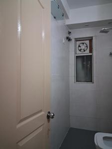 Common Bathroom Image of 1410 Sq.ft 3 BHK Apartment / Flat for sale in Paras Tierea, Sector 137 Noida for Rs. 12500000
