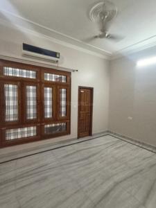 Bedroom Image of 2152 Sq.ft 2 BHK Builder Floor for rent in Gomti Nagar Lucknow for Rs. 25000