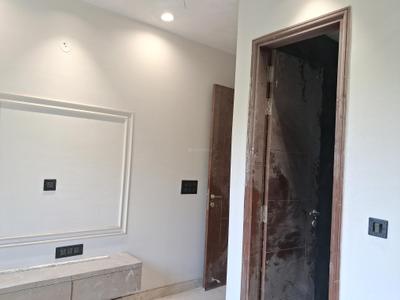 Bedroom Image of 1000 Sq.ft 3 BHK Builder Floor for sale in Paschim Vihar New Delhi for Rs. 18500000