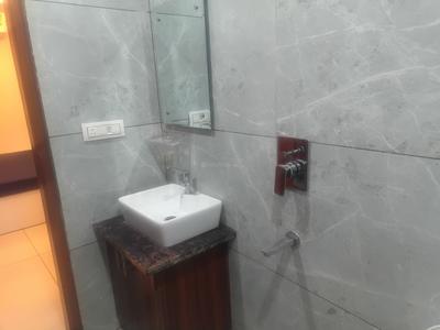 Bathroom Image of 400 Sq.ft 1 RK Builder Floor for rent in Sector 57 Gurgaon for Rs. 24000