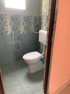 Bathroom Image of 1500 Sq.ft 1 BHK Builder Floor for rent in Seetharampur Karimnagar for Rs. 4300