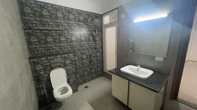 Image of 2385 Sq.ft 4 BHK Apartment / Flat for rent in Wave Veridia, Wave City, Ghaziabad for Rs. 55000