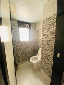 Avon Plaza Bathroom 2