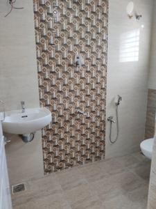 Bathroom Image of 950 Sq.ft 2 BHK Apartment / Flat for sale in Keelkattalai Chennai for Rs. 9075000