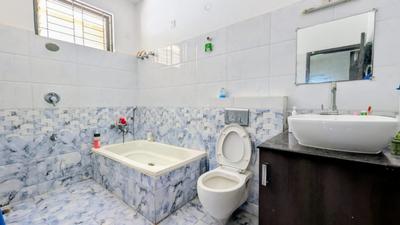 Bathroom Image of 2500 Sq.ft 3.5 BHK Independent House for rent in Horamavu Bengaluru for Rs. 45000