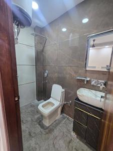 Bathroom Image of 550 Sq.ft 1 BHK Independent House for rent in Lajpat Nagar New Delhi for Rs. 23000
