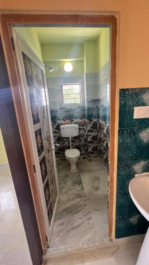 Jadu Colony, Sarada Pally Bathroom 1