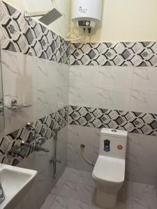 Bathroom Image of 1800 Sq.ft 4 BHK Builder Floor for rent in West Marredpally Secunderabad for Rs. 32000
