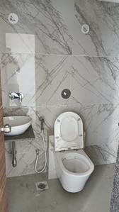 Bathroom Image of 700 Sq.ft 2 BHK Apartment / Flat for sale in Malad West Mumbai for Rs. 17200000