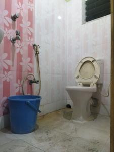 Bedroom One Image of 900 Sq.ft 2 BHK Builder Floor for sale in Naktala Kolkata for Rs. 4500000