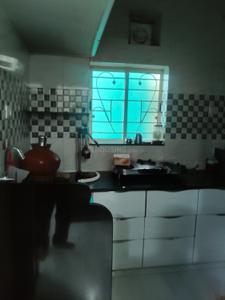Kitchen Image of 609 Sq.ft 1 BHK Apartment / Flat for rent in Shahibaug Ahmedabad for Rs. 15000