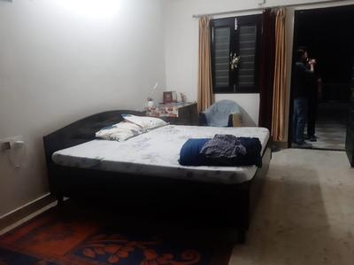Bedroom Image of 1500 Sq.ft 3 BHK Apartment / Flat for sale in DDA Flats Sarita Vihar, Sarita Vihar New Delhi for Rs. 29000000