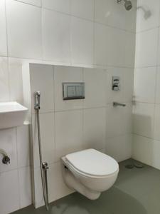 Common Bathroom Image of 680 Sq.ft 2 BHK Apartment / Flat for rent in Godrej Nirvaan, Bhiwandi Thane for Rs. 16500