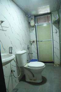 Bathroom Image of 1500 Sq.ft 3 BHK Apartment / Flat for rent in Sunrise Glory, Shilphata Thane for Rs. 45000