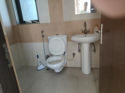 Image of 1250 Sq.ft 2 BHK Apartment / Flat for rent in Ramprastha Zen Spire, Vaishali, Ghaziabad for Rs. 32500