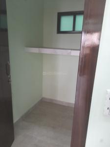 Bedroom Image of 1000 Sq.ft 2 BHK Builder Floor for rent in Preet Vihar New Delhi for Rs. 25000