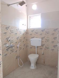 Common Bathroom Image of 900 Sq.ft 2 BHK Apartment / Flat for sale in Bramhapur Kolkata for Rs. 4000000