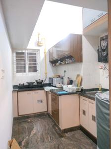 Kitchen Image of 650 Sq.ft 1 BHK Independent House for rent in HSR Layout Bengaluru for Rs. 30000