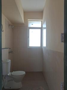 Common Bathroom Image of 1500 Sq.ft 3 BHK Apartment / Flat for sale in Jaypee Kensington Park Apartments, Sector 133 Noida for Rs. 14000000