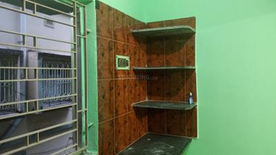 Kitchen Image of 650 Sq.ft 2 BHK Apartment / Flat for rent in Baranagar Kolkata for Rs. 15000