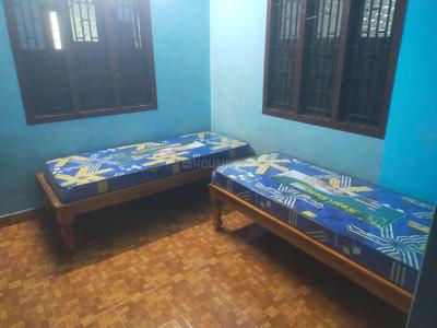 Bedroom Image of Redhills Men&#x27;s PG  in Red Hills, Chennai