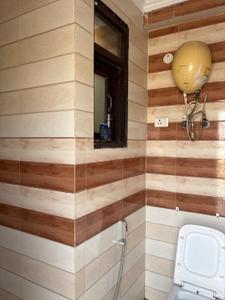 Bathroom Image of 1080 Sq.ft 1 BHK Independent House for rent in Sector 7 Dwarka New Delhi for Rs. 15000