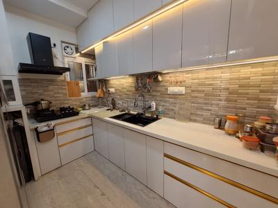 Kitchen Image of 775 Sq.ft 2.5 BHK Apartment / Flat for sale in Platinum Life, Andheri West Mumbai for Rs. 35000000