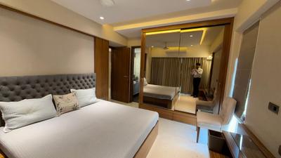 Bedroom Image of 850 Sq.ft 2 BHK Apartment / Flat for rent in Khar West Mumbai for Rs. 240000