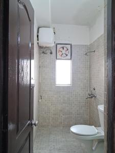 Common Bathroom Image of 924 Sq.ft 2 BHK Apartment / Flat for sale in Paras Tierea, Sector 137 Noida for Rs. 8200000