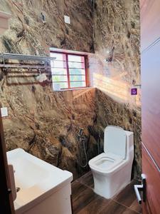 Bathroom Image of 3200 Sq.ft 4 BHK Independent House for sale in Aluva Kochi for Rs. 13000000