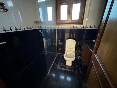 Bathroom Image of 3600 Sq.ft 4 BHK Builder Floor for sale in Safdarjung Development Area New Delhi for Rs. 125000000